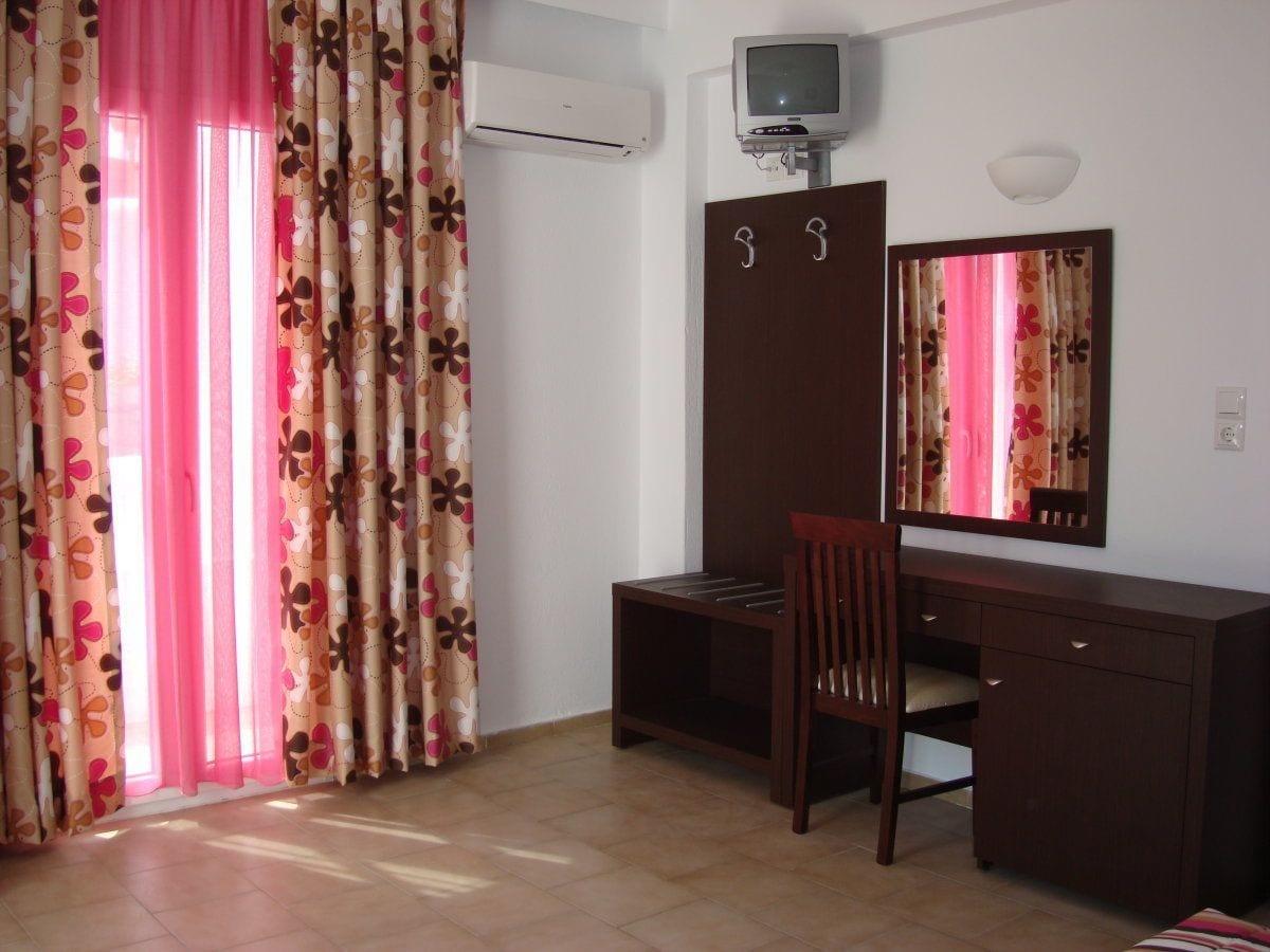 Elena & Aparthotel 3*