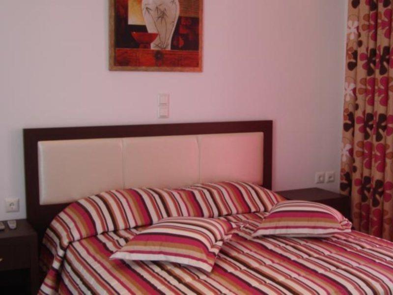 Aparthotel Elena & 3*